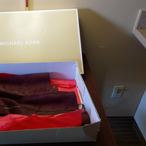 Micheal Kors - womens boots - Picture 1 of 4